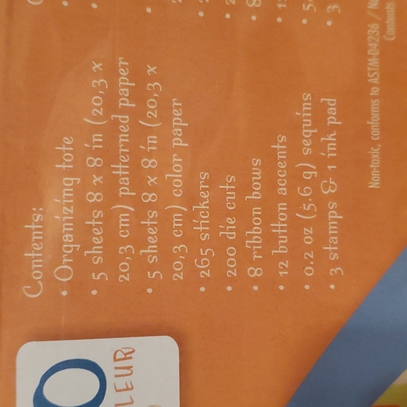 Scrapbooking Kit 500 Pieces with Organizing Tote Bag - New in Box - Picture 4 of 4